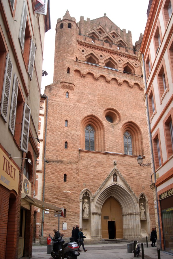 Red brick façade of Notre Dame du Taur, in Toulouse, France.