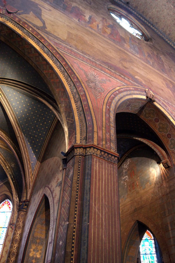 The surfaces inside Notre Dame du Taur are quite intricately painted and gilded.